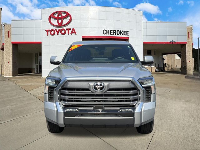 Used 2025 Toyota Tundra Limited AWD/4WD image 2