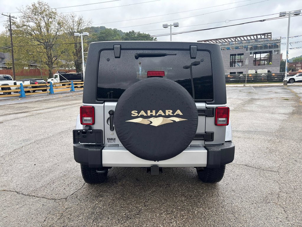 Used 2015 Jeep Wrangler Unlimited Sahara AWD/4WD image 4