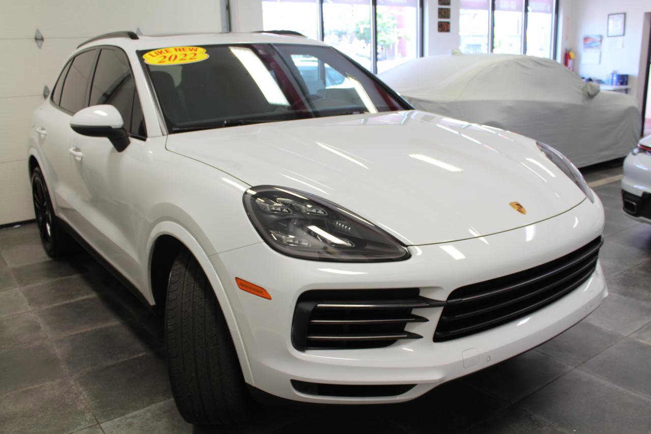 Used 2022 Porsche Cayenne Platinum Edition AWD/4WD image 3