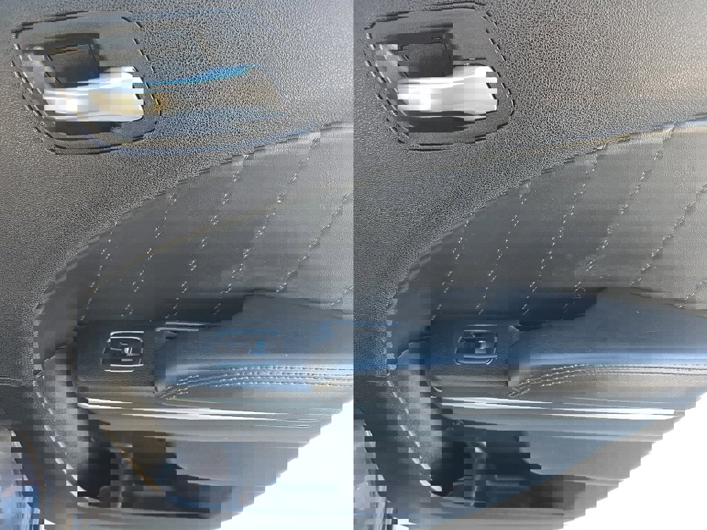 Used 2016 Dodge Charger SXT w/ AWD Plus Group image 18