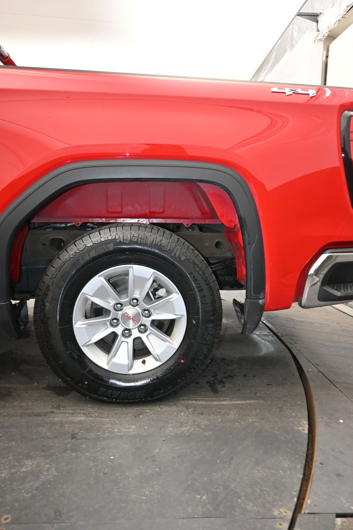 Used 2024 GMC Sierra 1500 SLE image 12