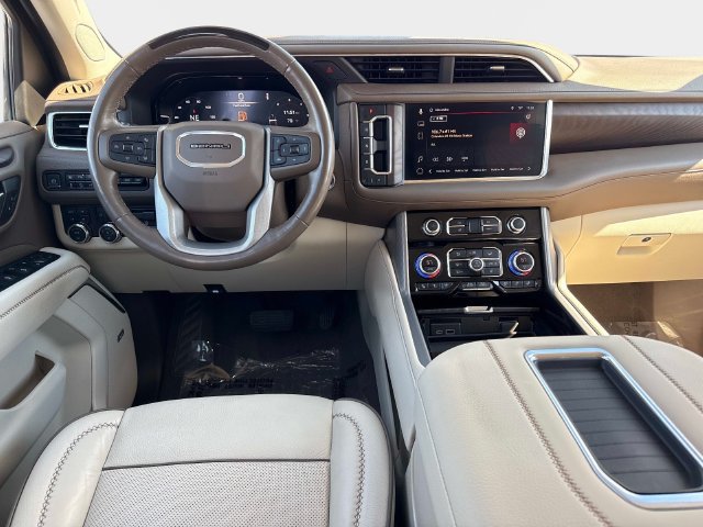 Used 2023 GMC Yukon XL Denali w/ Advanced Technology Package AWD/4WD image 16
