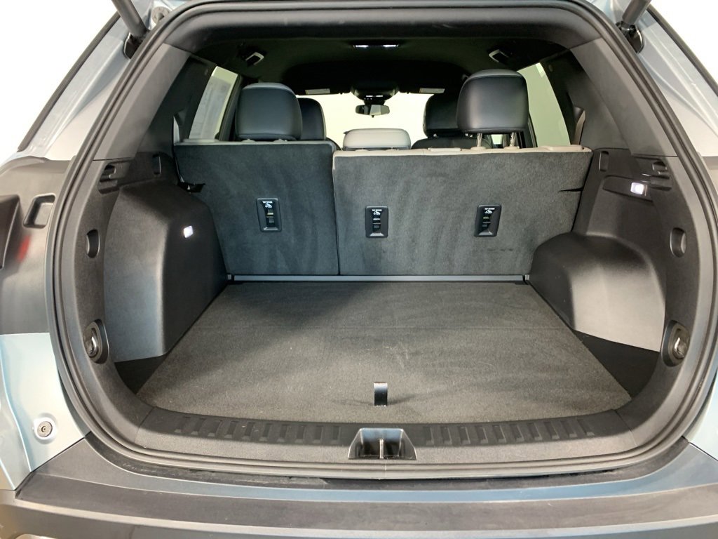 Used 2025 GMC Terrain Elevation w/ Elevation Premium Package image 11