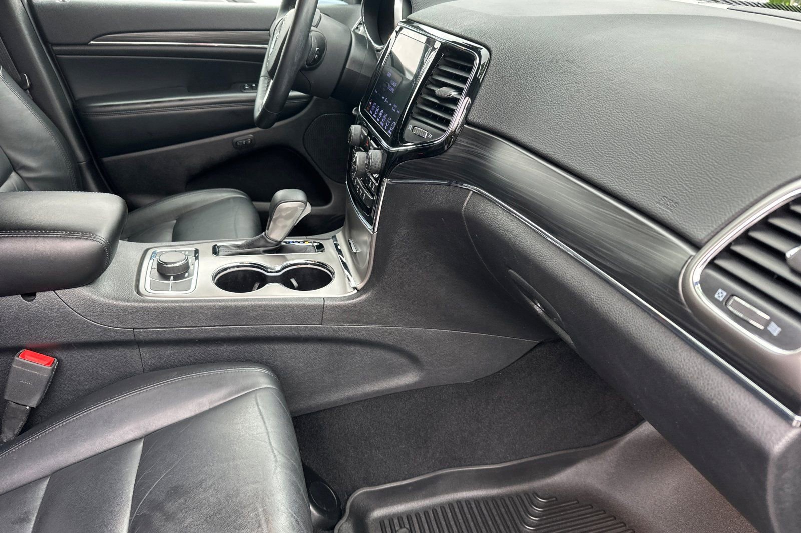 Used 2019 Jeep Grand Cherokee Limited image 18