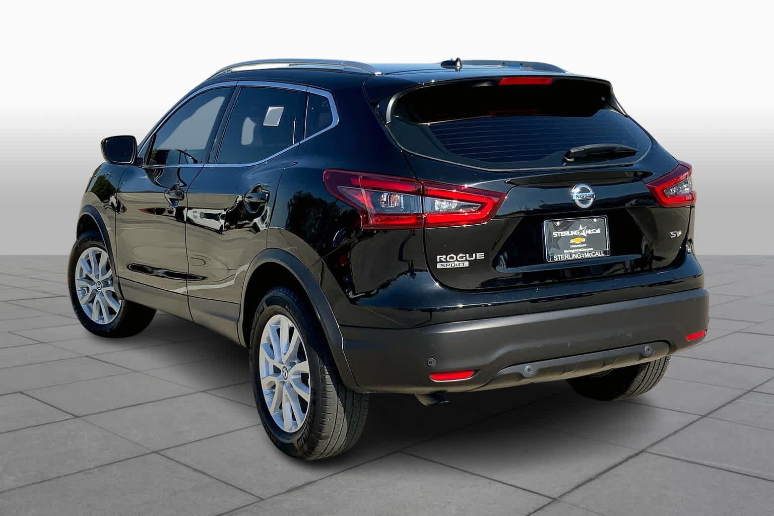 Used 2020 Nissan Rogue Sport SV FWD image 12