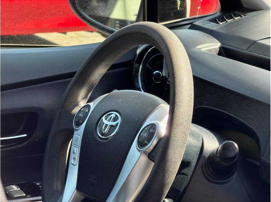 Used 2015 Toyota Prius C Three image 7