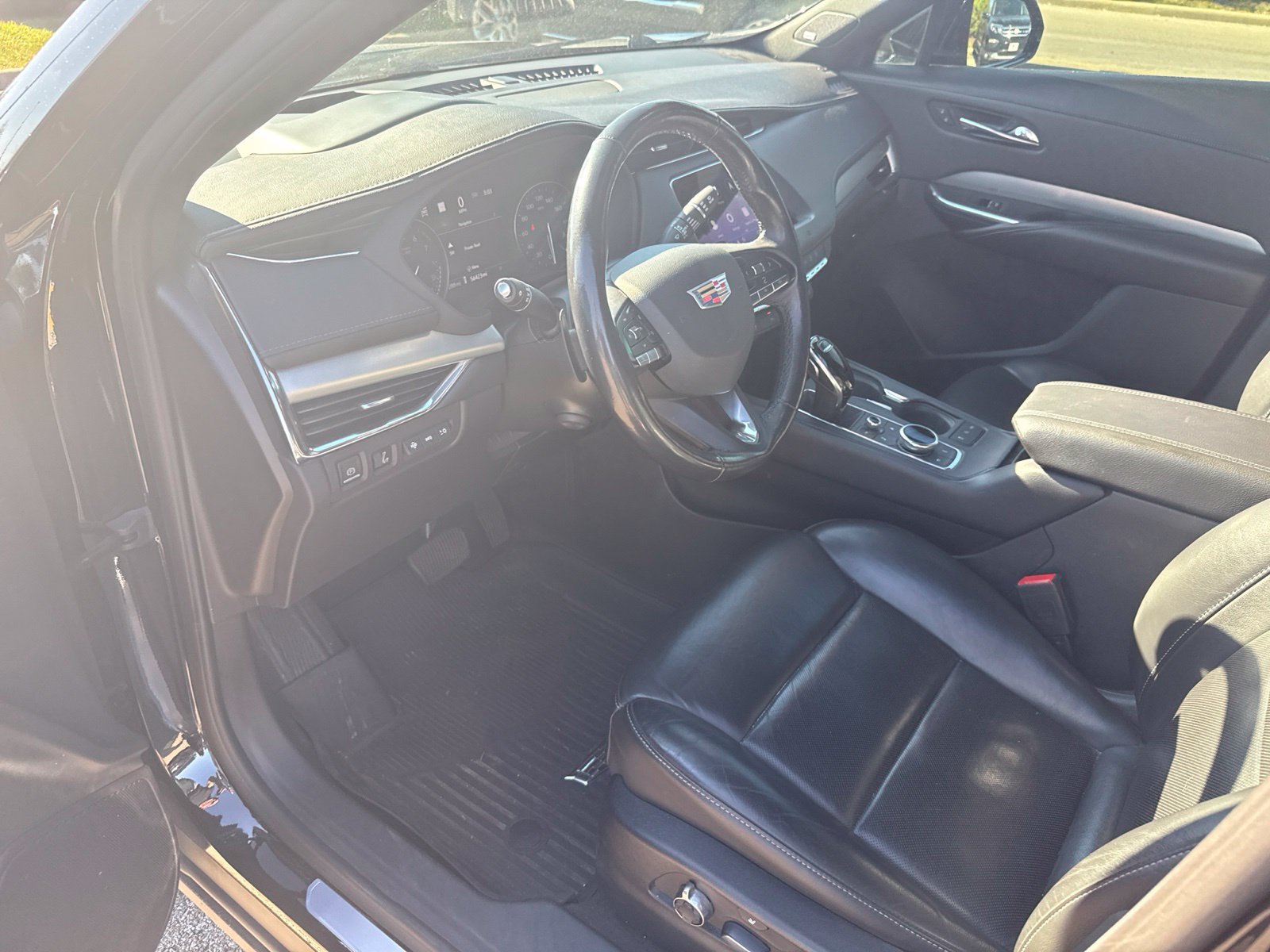 Used 2020 Cadillac XT4 Premium Luxury AWD/4WD image 9