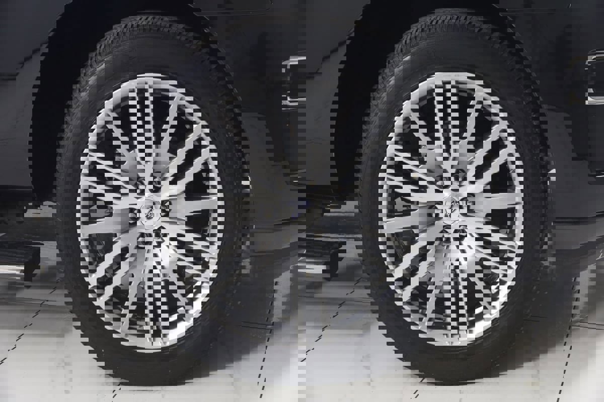 Used 2022 Ford Expedition Limited image 17