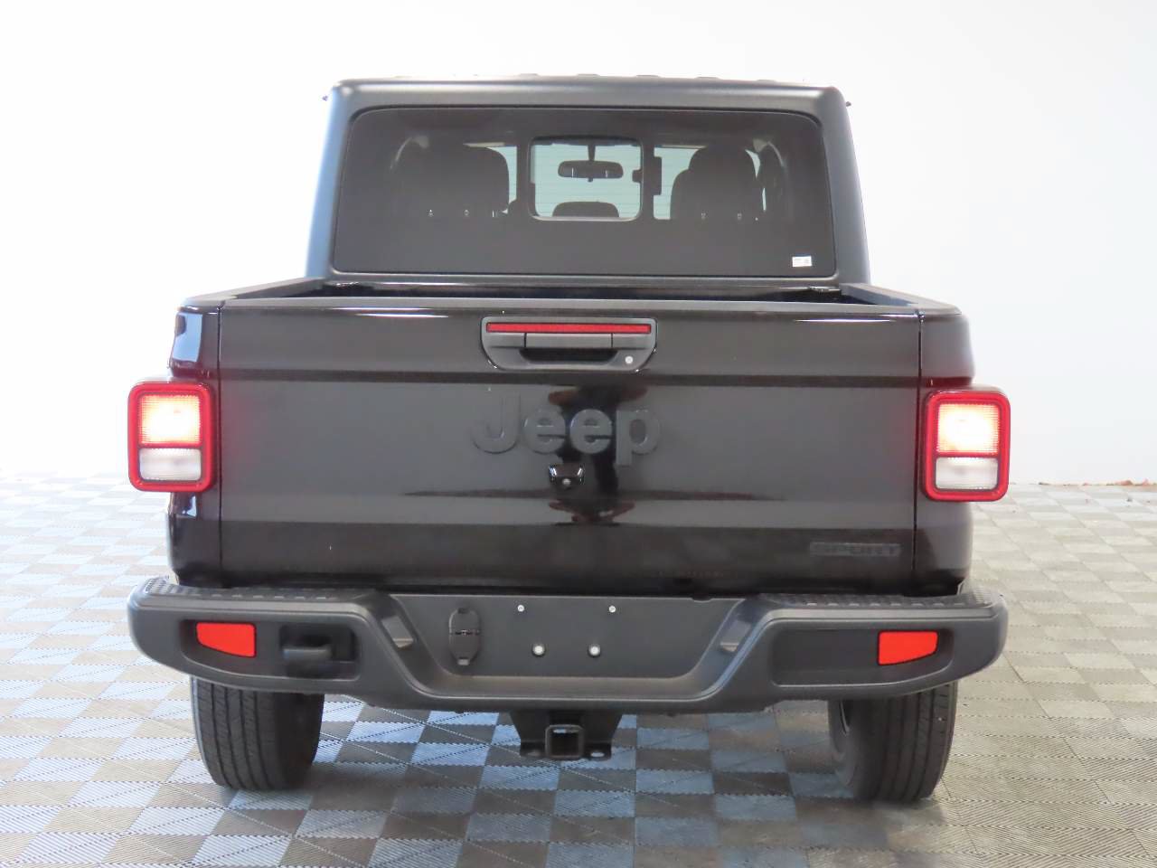 Used 2021 Jeep Gladiator Sport AWD/4WD image 4
