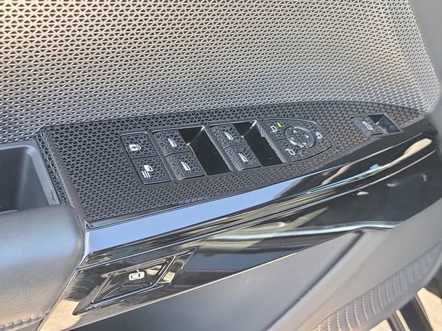 Used 2025 BMW 740i RWD image 19