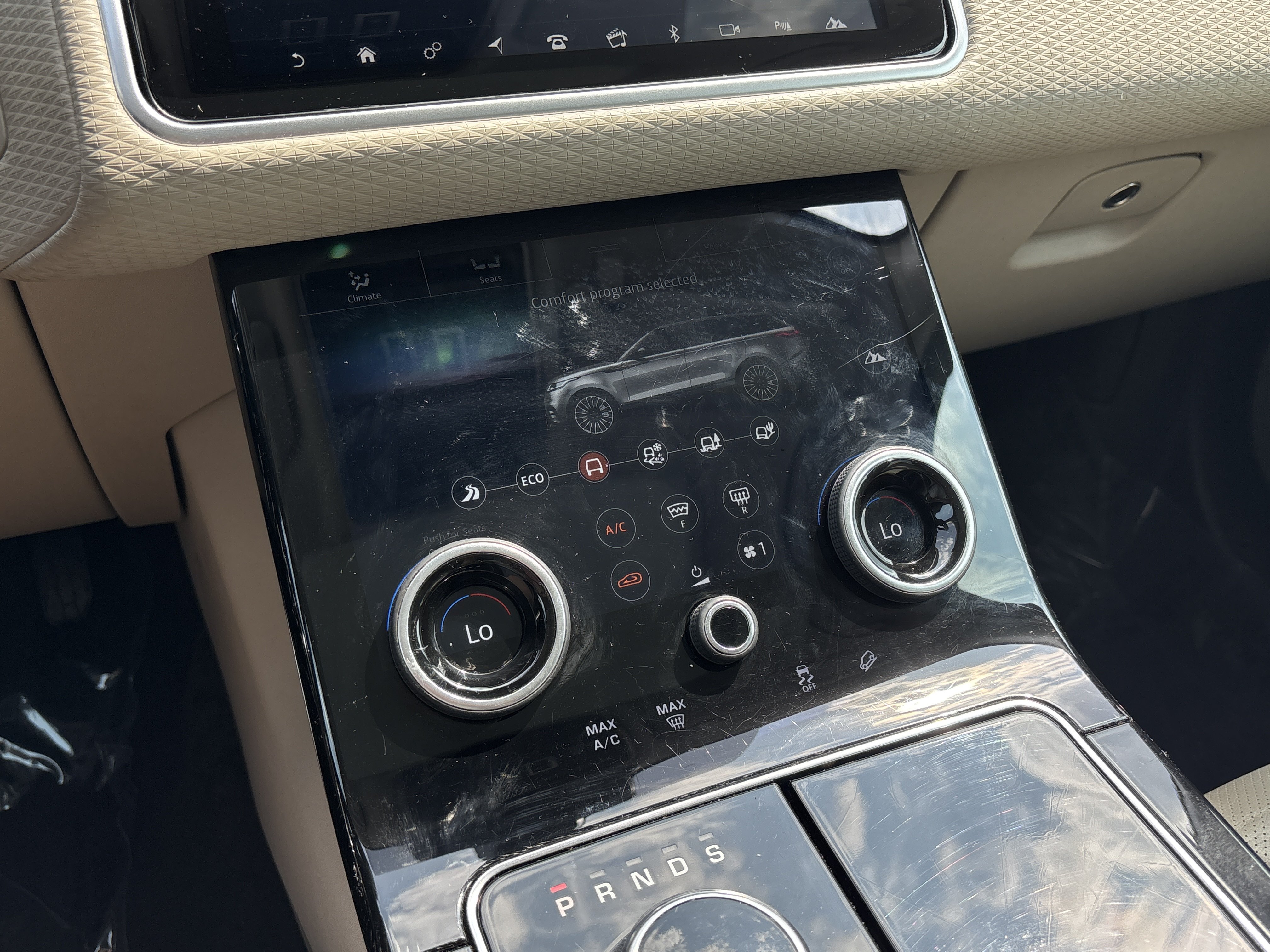 Used 2020 Land Rover Range Rover Velar S AWD/4WD image 25