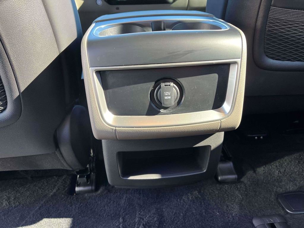 Certified 2025 Kia Carnival EX image 5