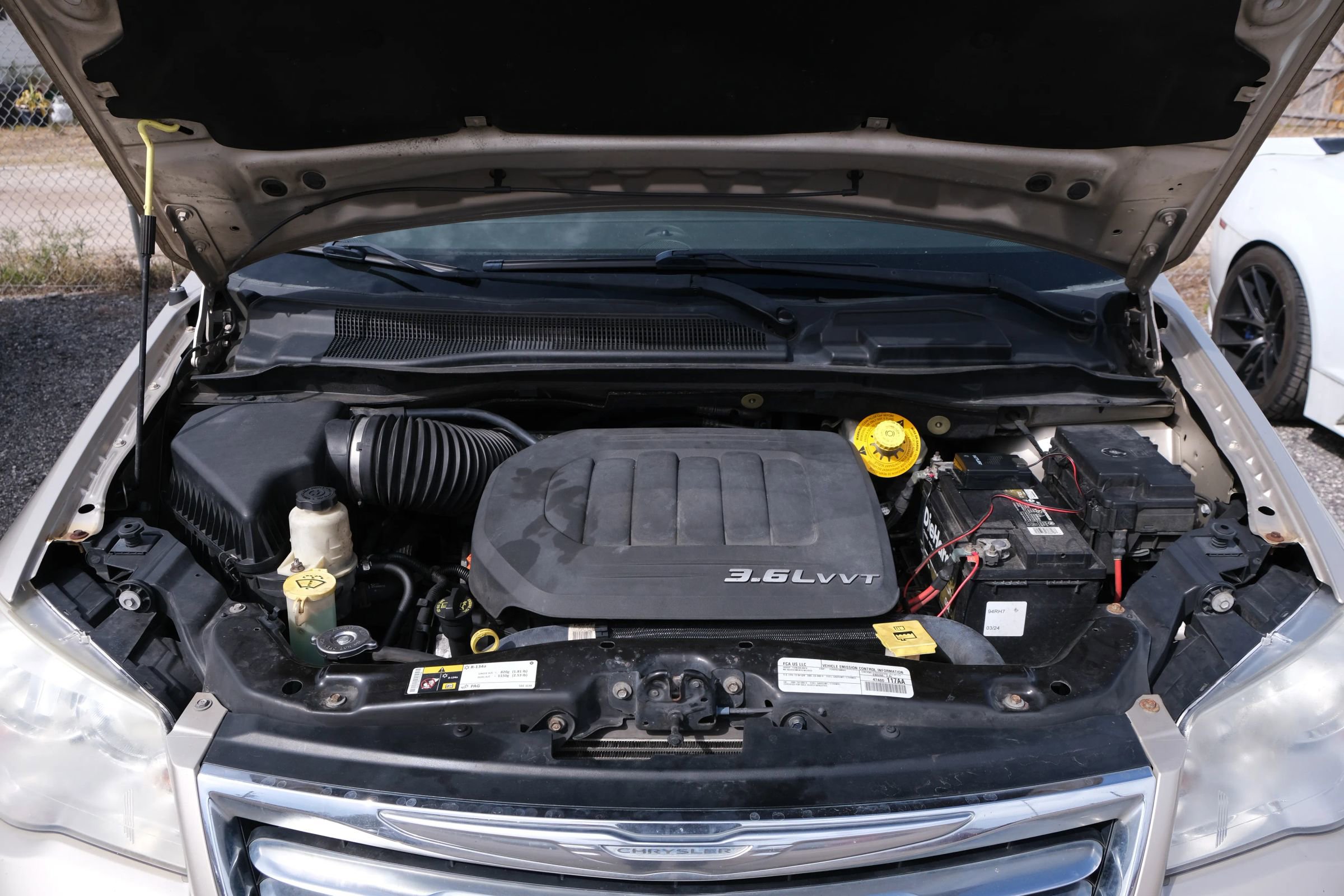 Used 2015 Chrysler Town & Country Touring image 45