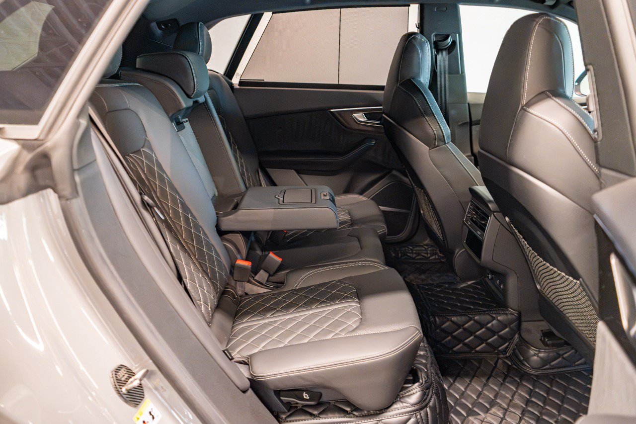 Used 2023 Audi SQ8 Prestige AWD/4WD image 57