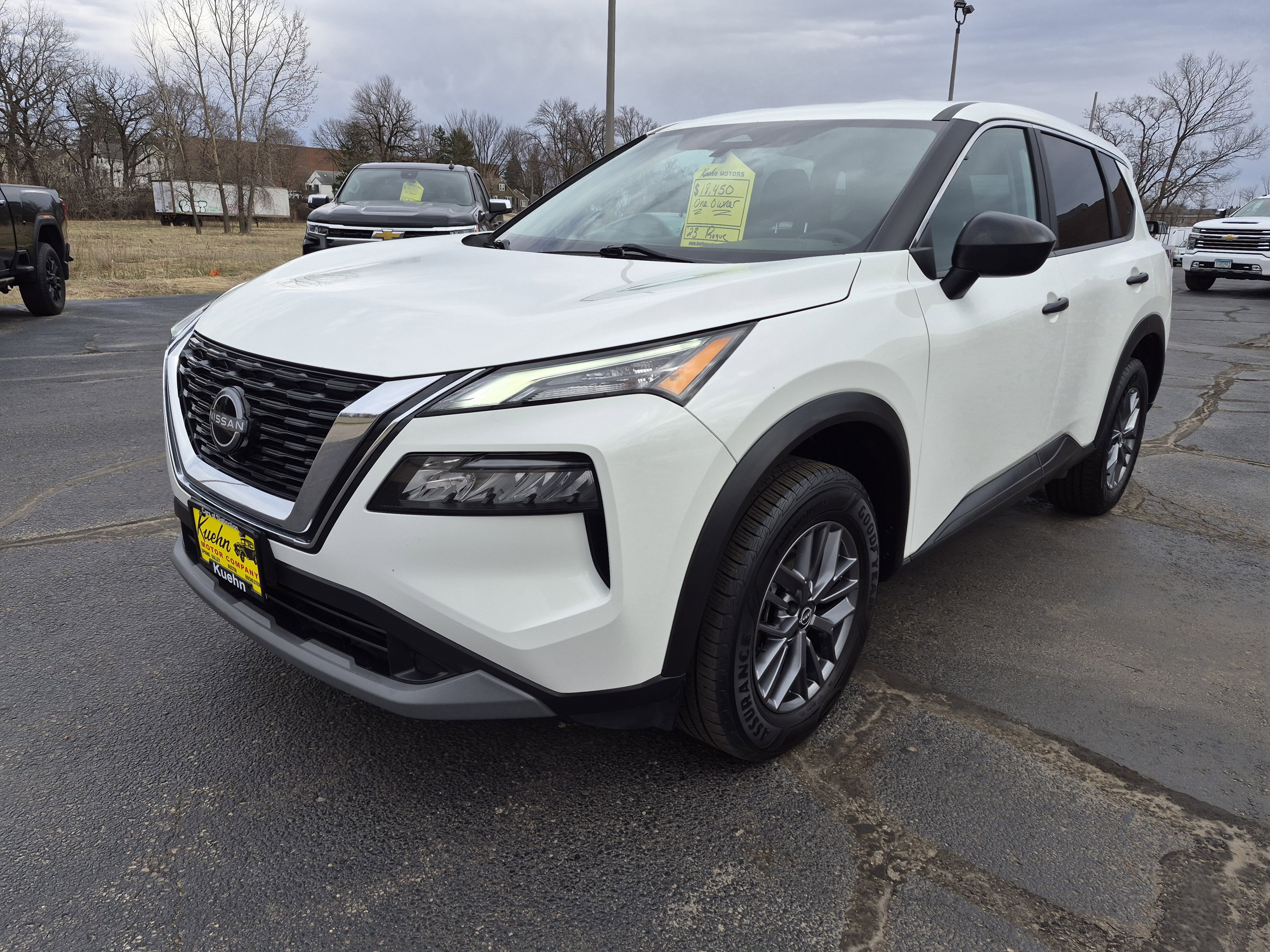 Used 2023 Nissan Rogue S AWD/4WD image 4