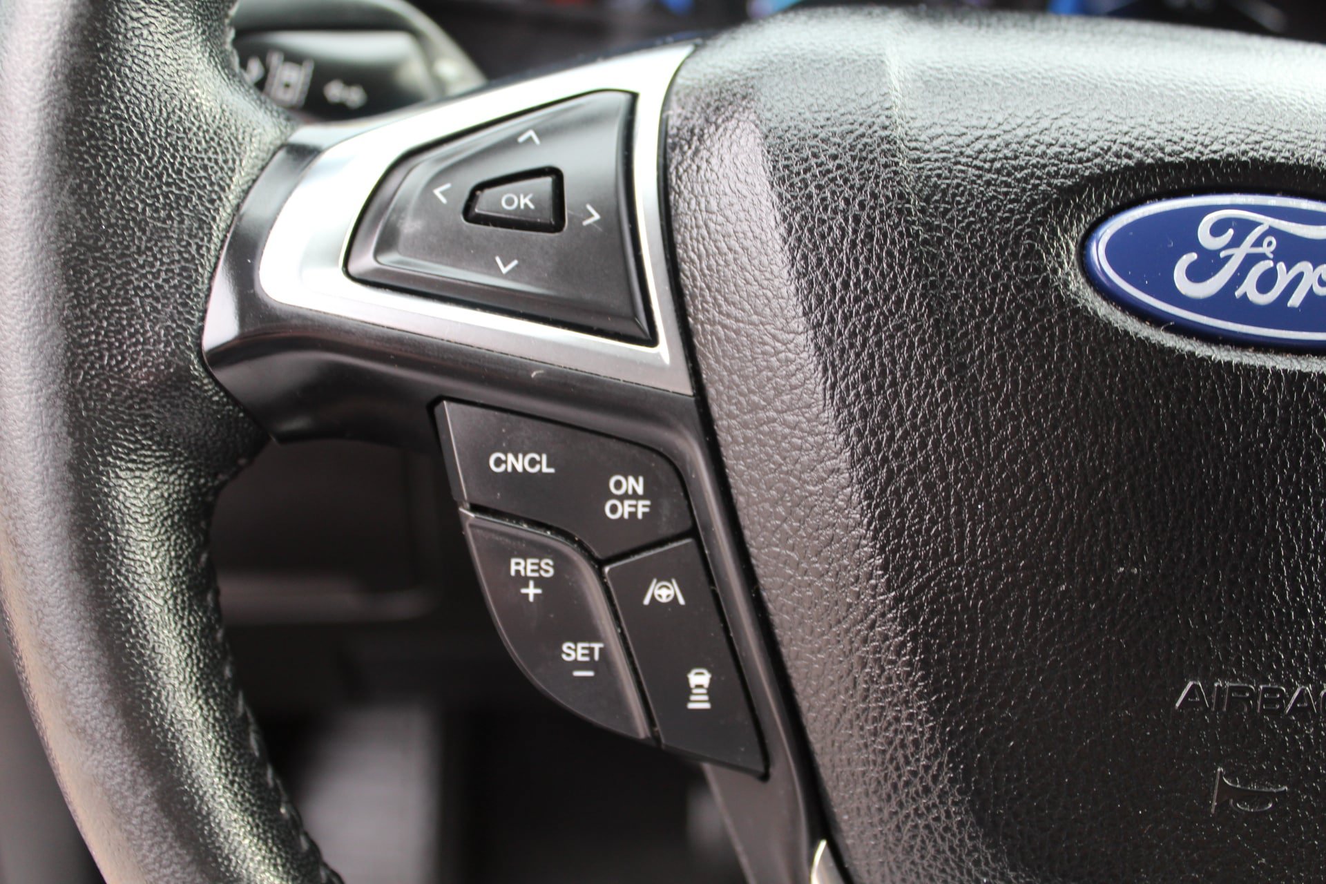 Used 2022 Ford Edge SEL AWD/4WD image 32