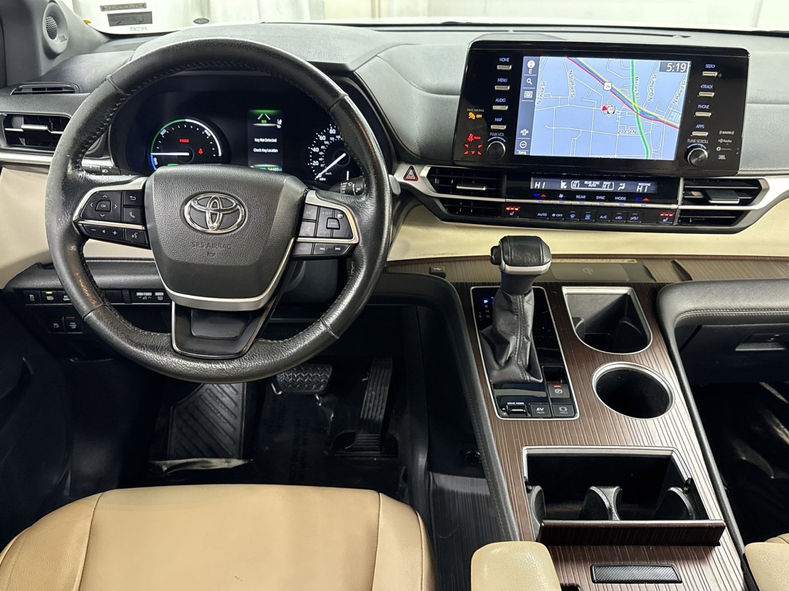 Used 2022 Toyota Sienna XLE image 26