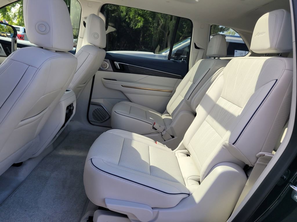 Used 2026 Buick Enclave Avenir w/ Super Cruise Package image 13