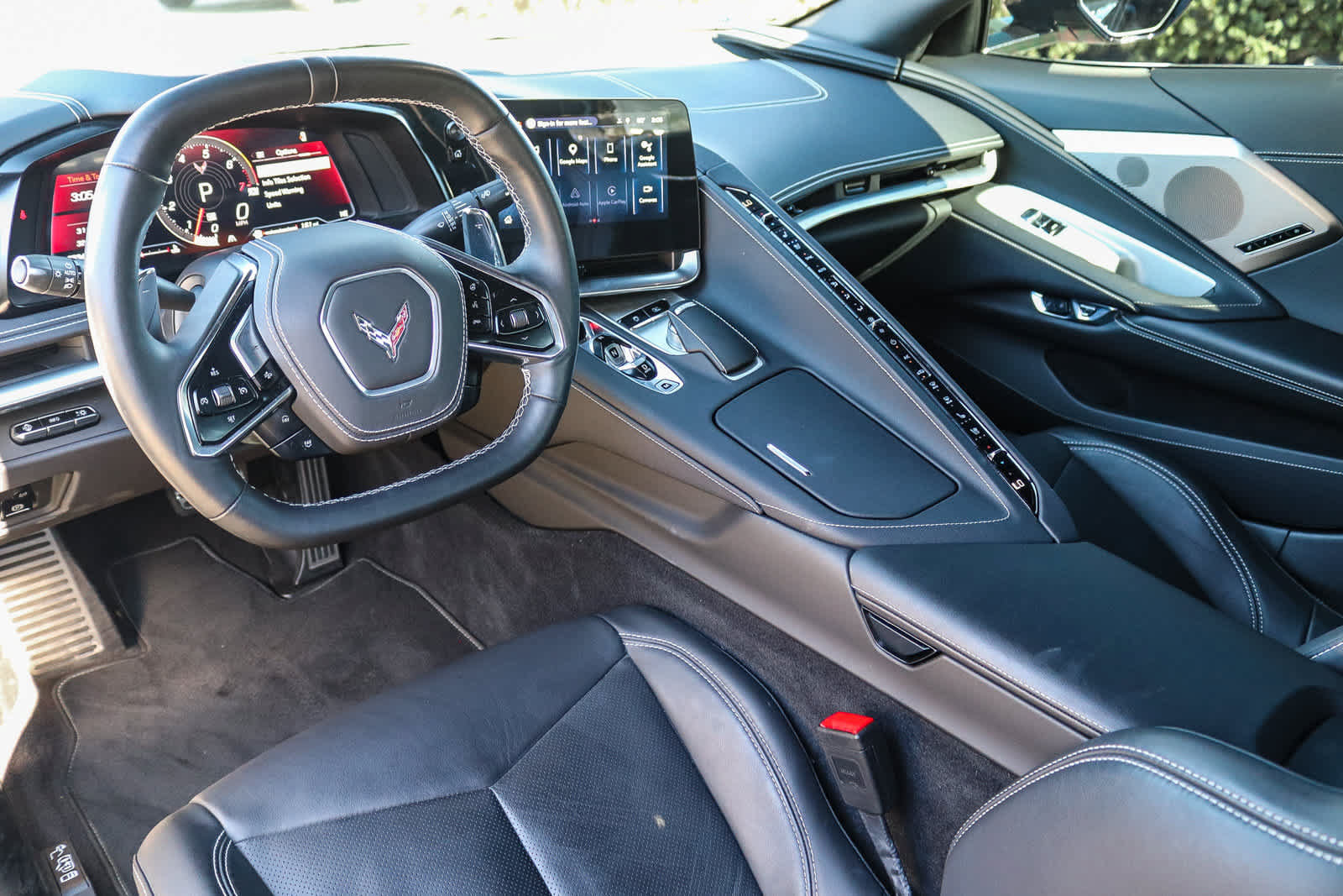 Used 2025 Chevrolet Corvette Stingray Preferred Cpe w/ 2LT RWD image 12