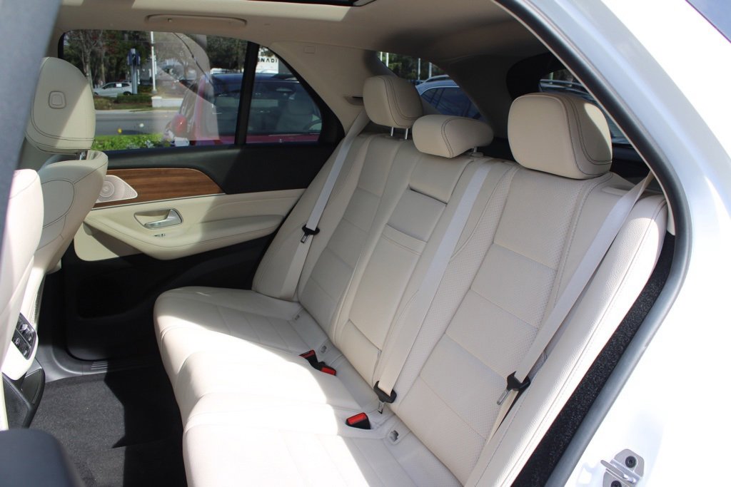 Used 2022 Mercedes-Benz GLE 450 4MATIC w/ AMG Line Exterior image 33