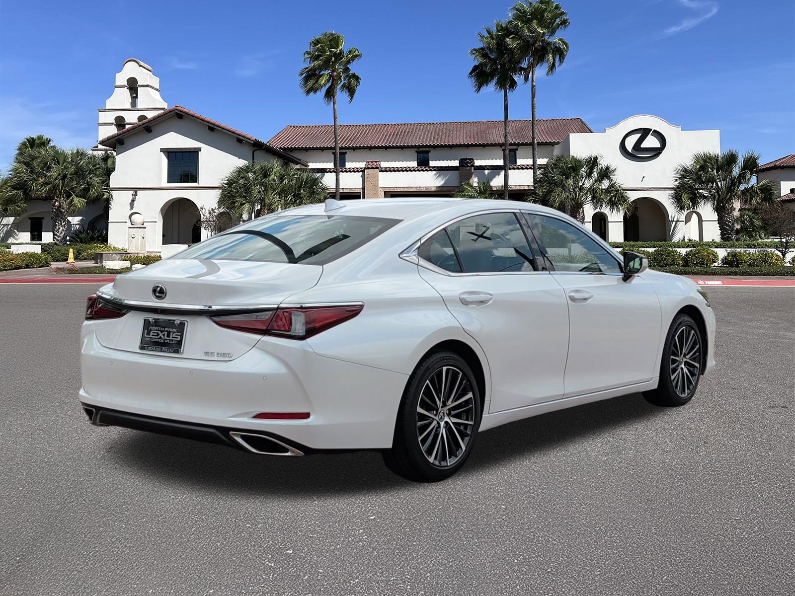 Used 2024 Lexus ES 350 w/ Premium Package FWD image 2