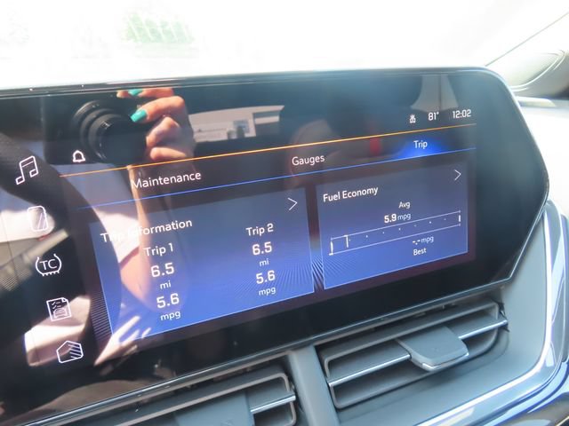Used 2026 Chevrolet Trax RS w/ Sunroof Package FWD image 27
