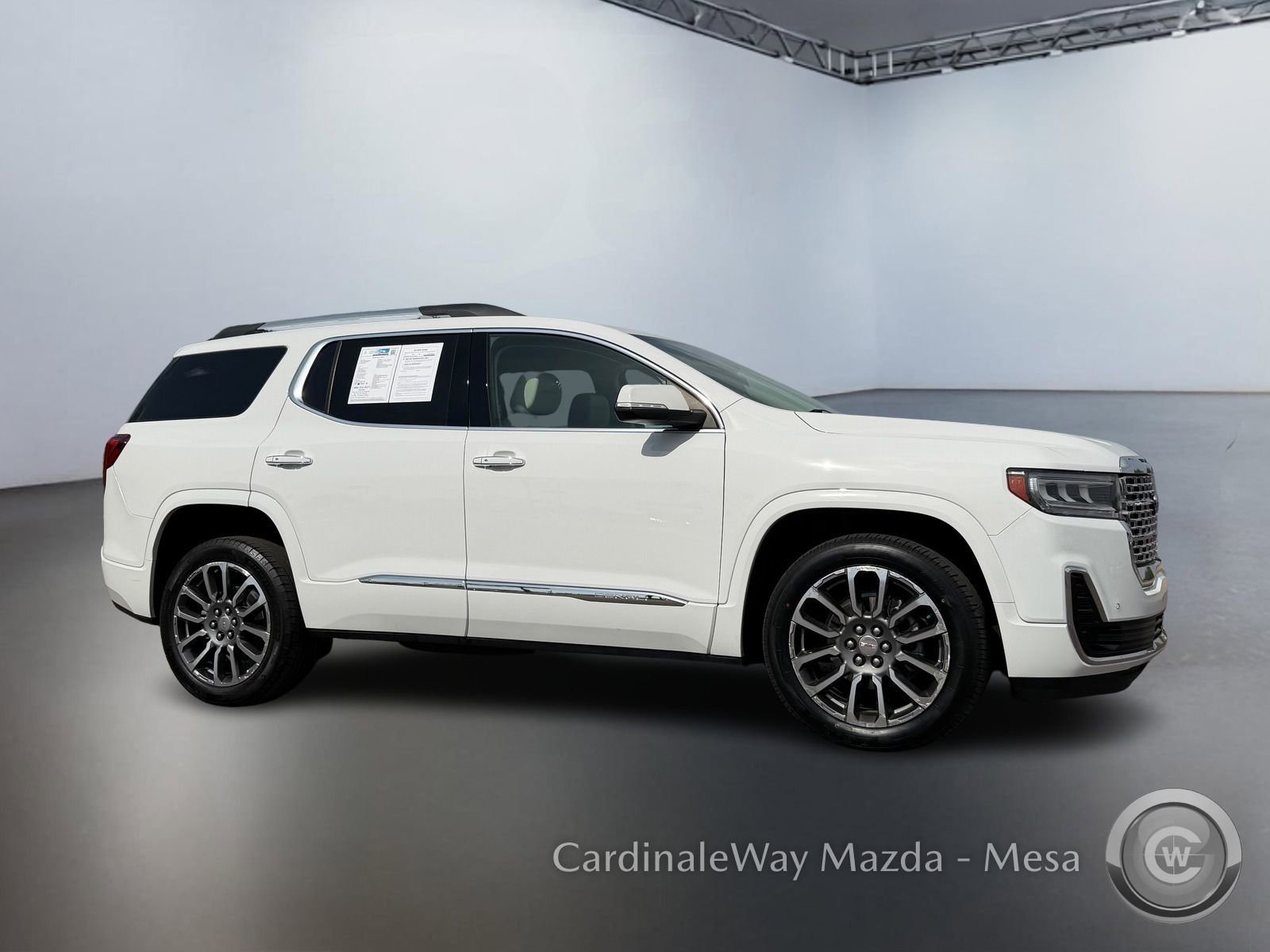 Used 2023 GMC Acadia Denali image 2