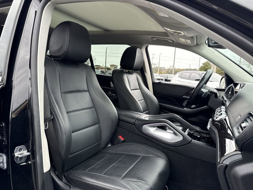 Used 2024 Mercedes-Benz GLS 450 4MATIC image 25