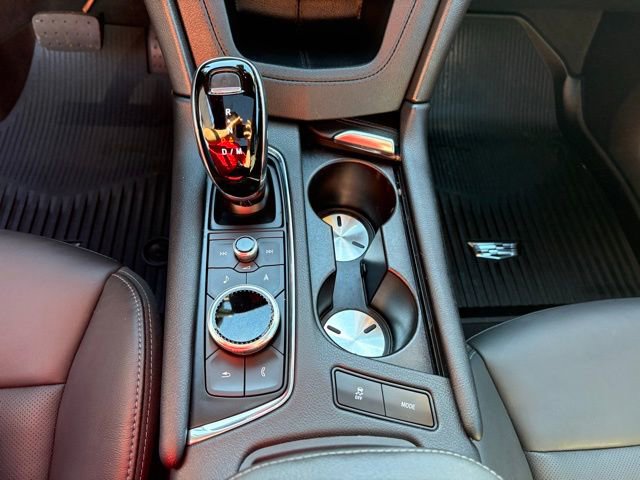 Used 2024 Cadillac XT6 Premium Luxury w/ Technology Package image 20