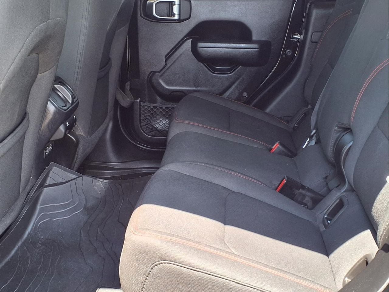 Used 2023 Jeep Gladiator Rubicon w/ Cold Weather Group AWD/4WD image 10