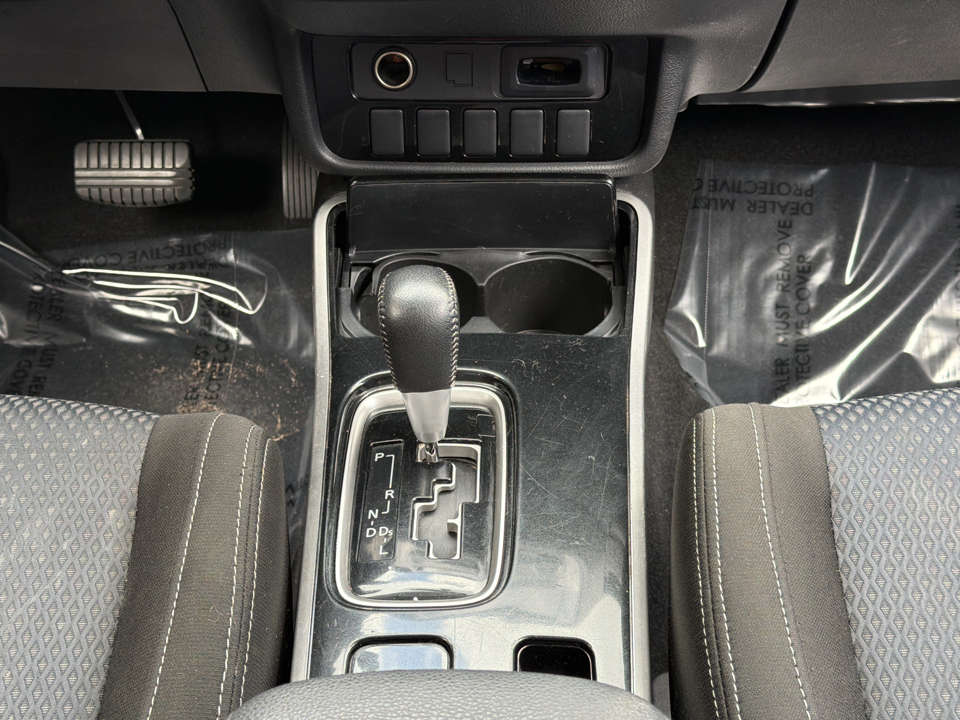 Used 2018 Mitsubishi Outlander SE AWD/4WD image 6