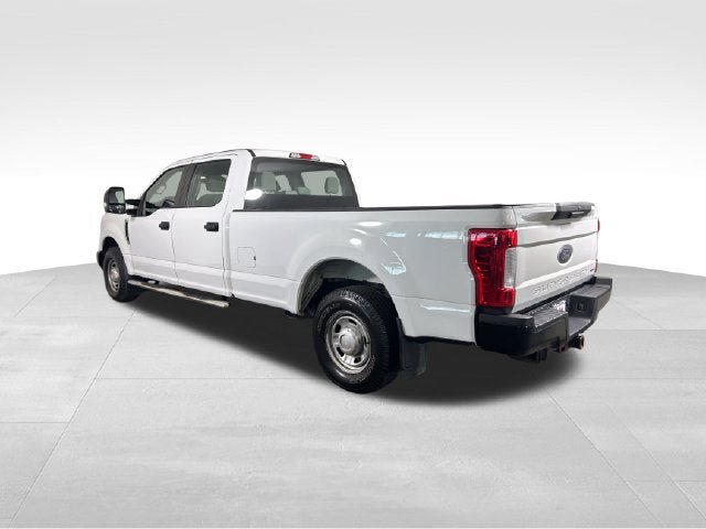 Used 2018 Ford F250 XL w/ Power Equipment Group RWD image 3