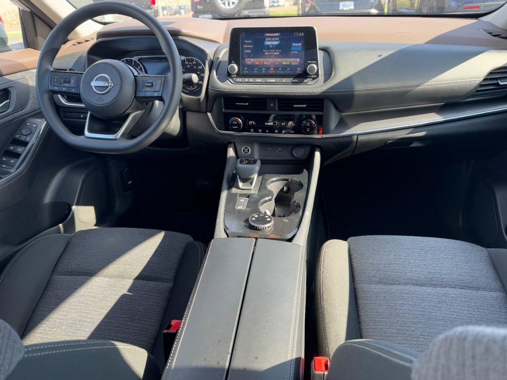 Used 2023 Nissan Rogue SV image 11