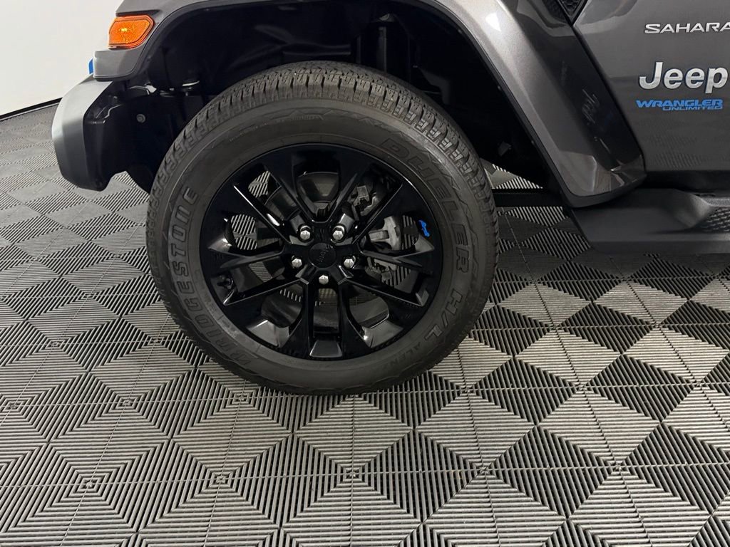 Used 2022 Jeep Wrangler Unlimited Sahara w/ Safety Group image 14