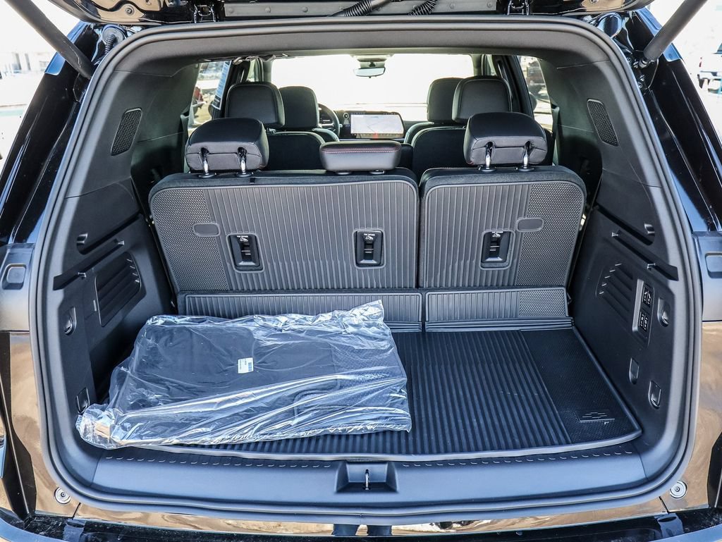 New 2026 Chevrolet Traverse RS w/ LPO, Floor Liner Package FWD image 73