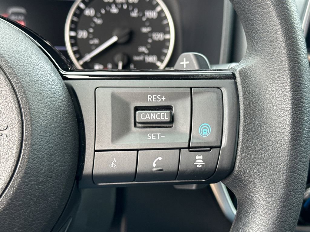 Used 2023 Nissan Rogue SV image 29