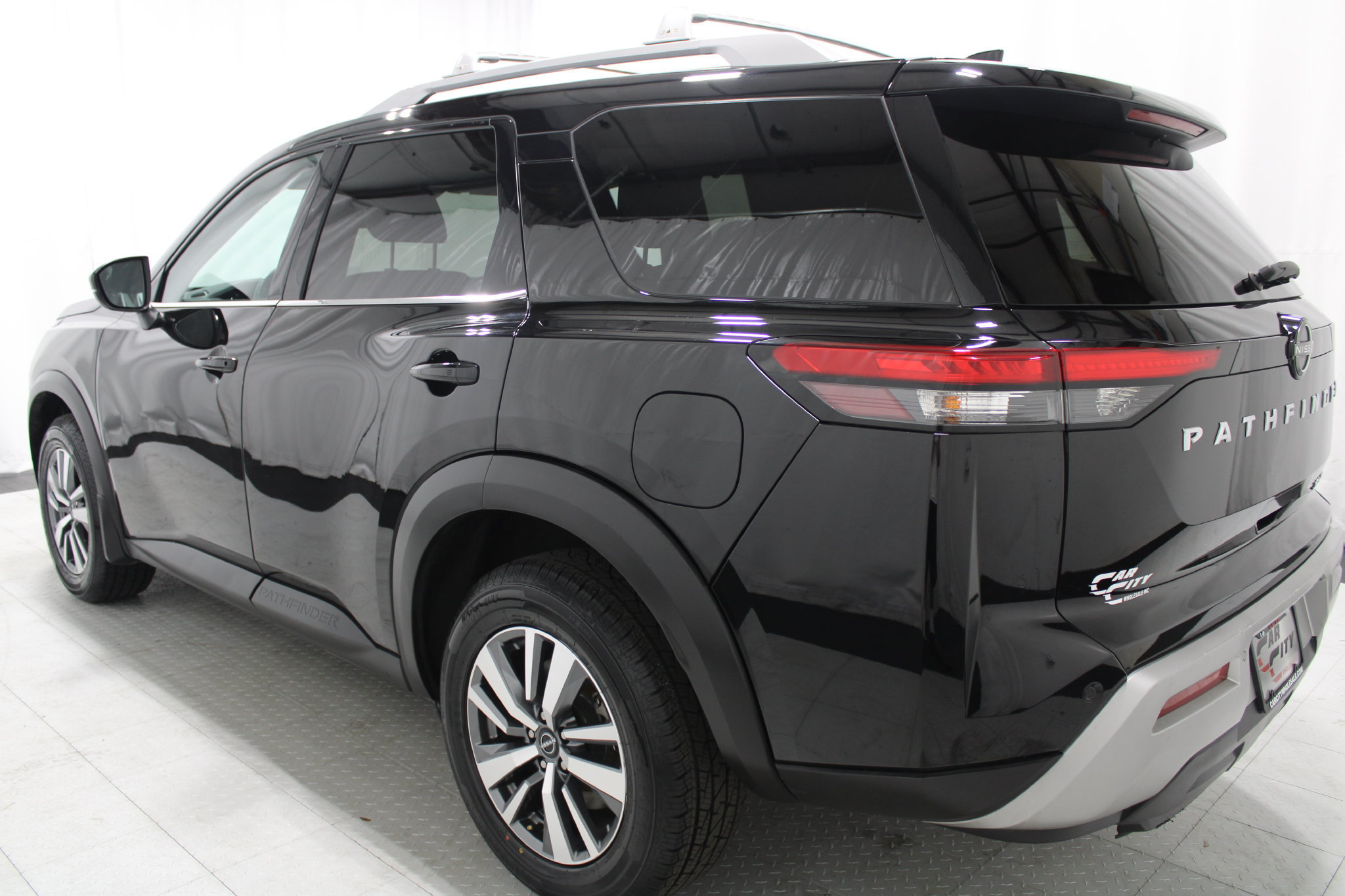 Used 2024 Nissan Pathfinder SL w/ Cargo Package AWD/4WD image 8