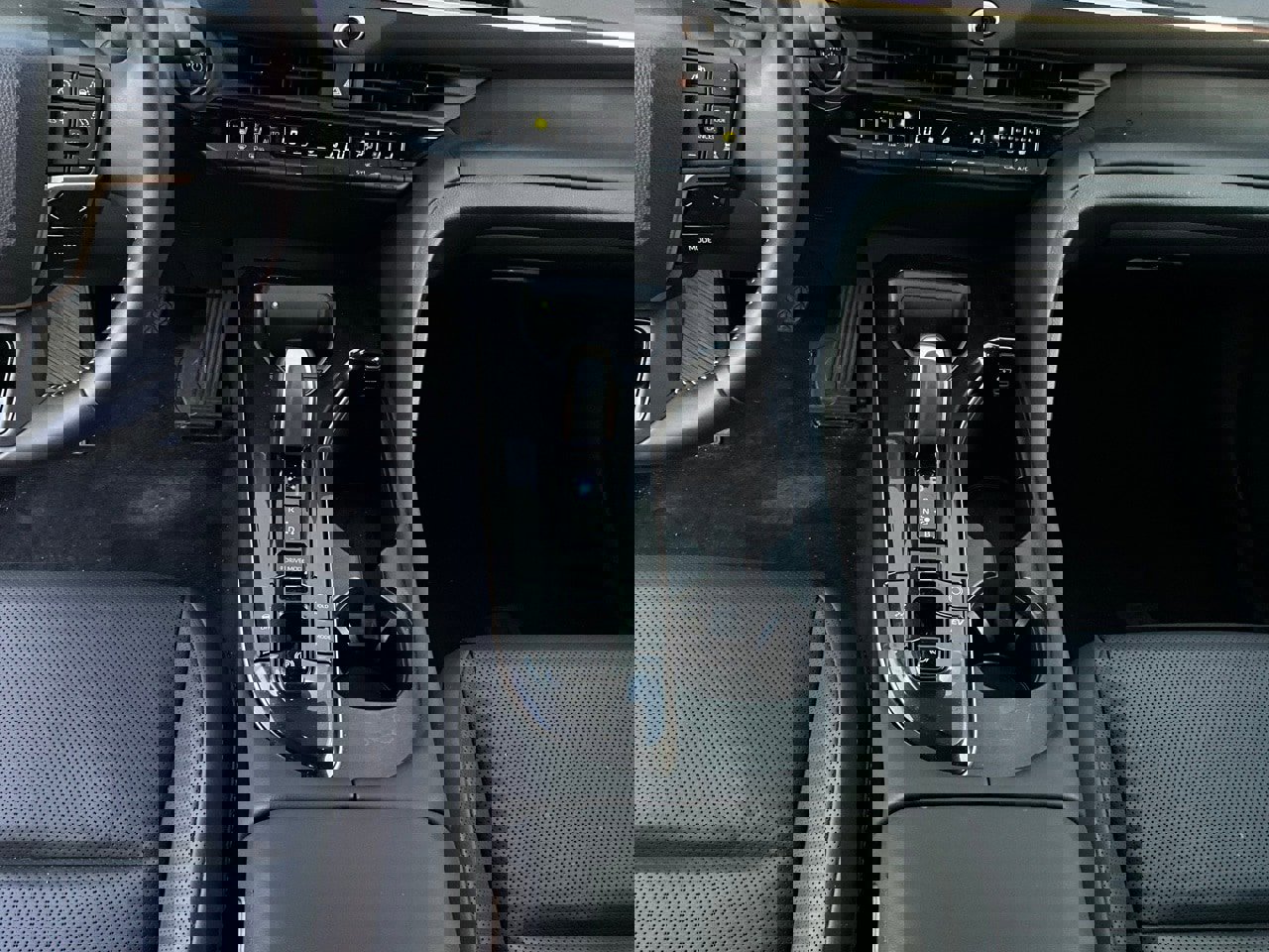 Used 2025 Toyota Crown XLE image 15