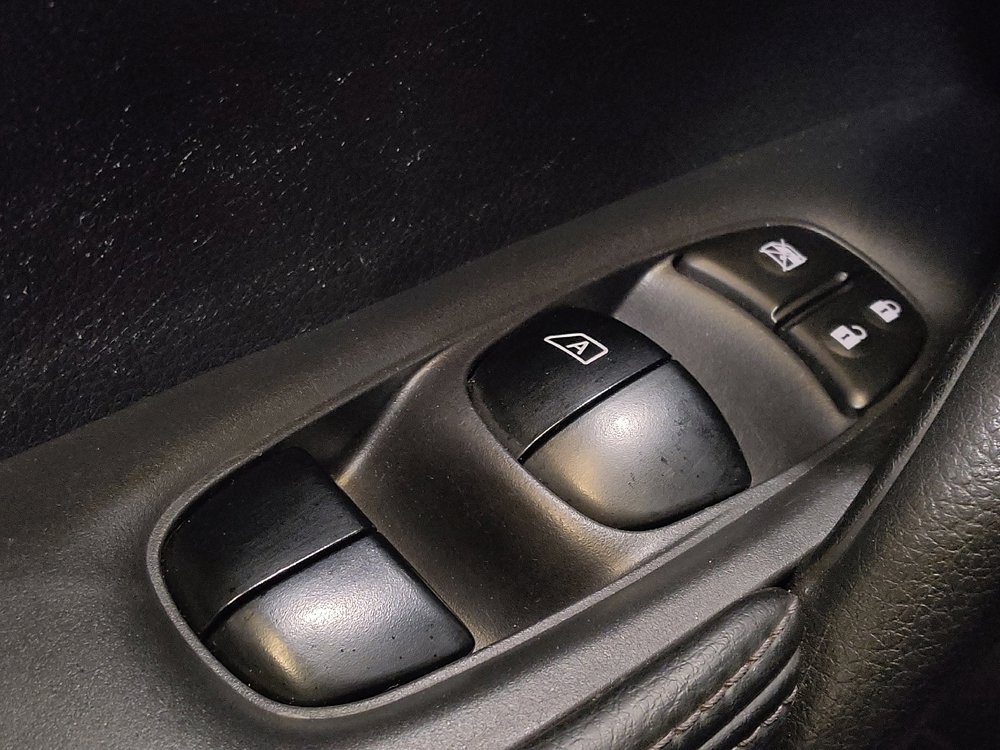 Used 2014 Nissan Rogue SV w/ SV Premium Package image 27