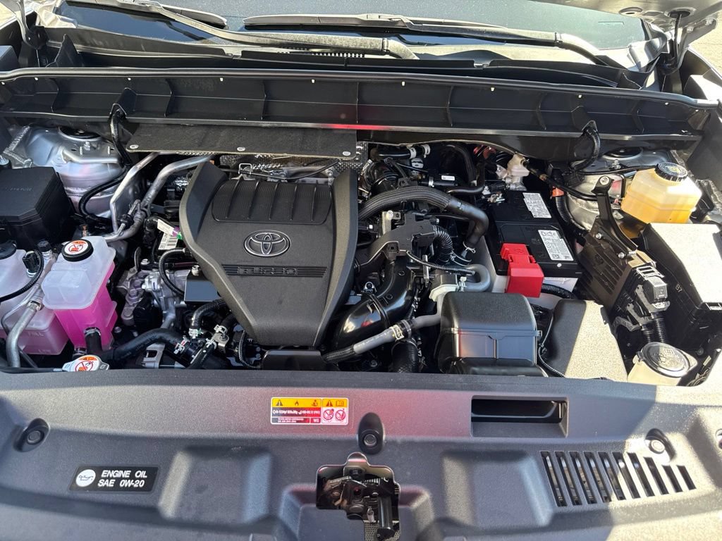 Certified 2025 Toyota Highlander LE FWD image 19