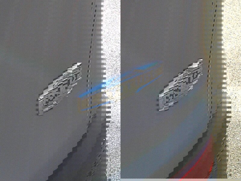 Used 2018 Jeep Cherokee Latitude Plus w/ Comfort/Convenience Group image 19