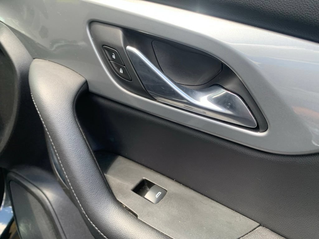 Used 2019 Chevrolet Blazer LT FWD image 32