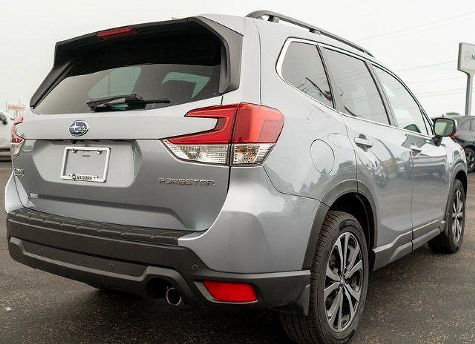 Used 2023 Subaru Forester Limited w/ Popular Package #2 AWD/4WD image 6