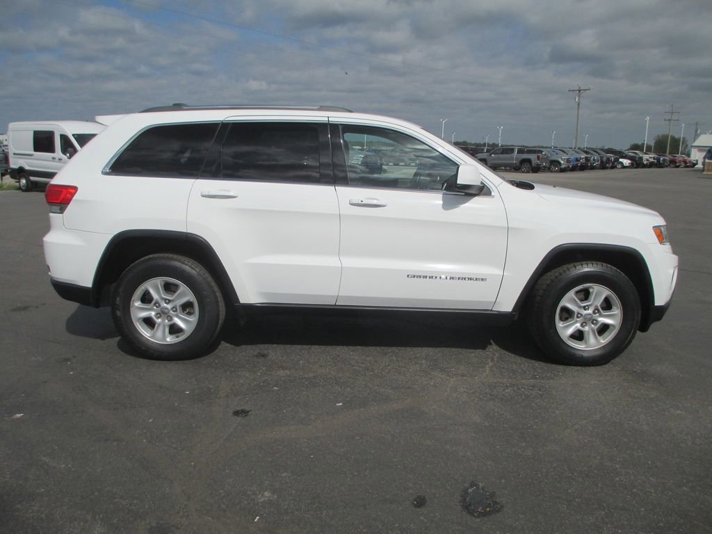 Used 2014 Jeep Grand Cherokee Laredo w/ Security & Convenience Group image 2