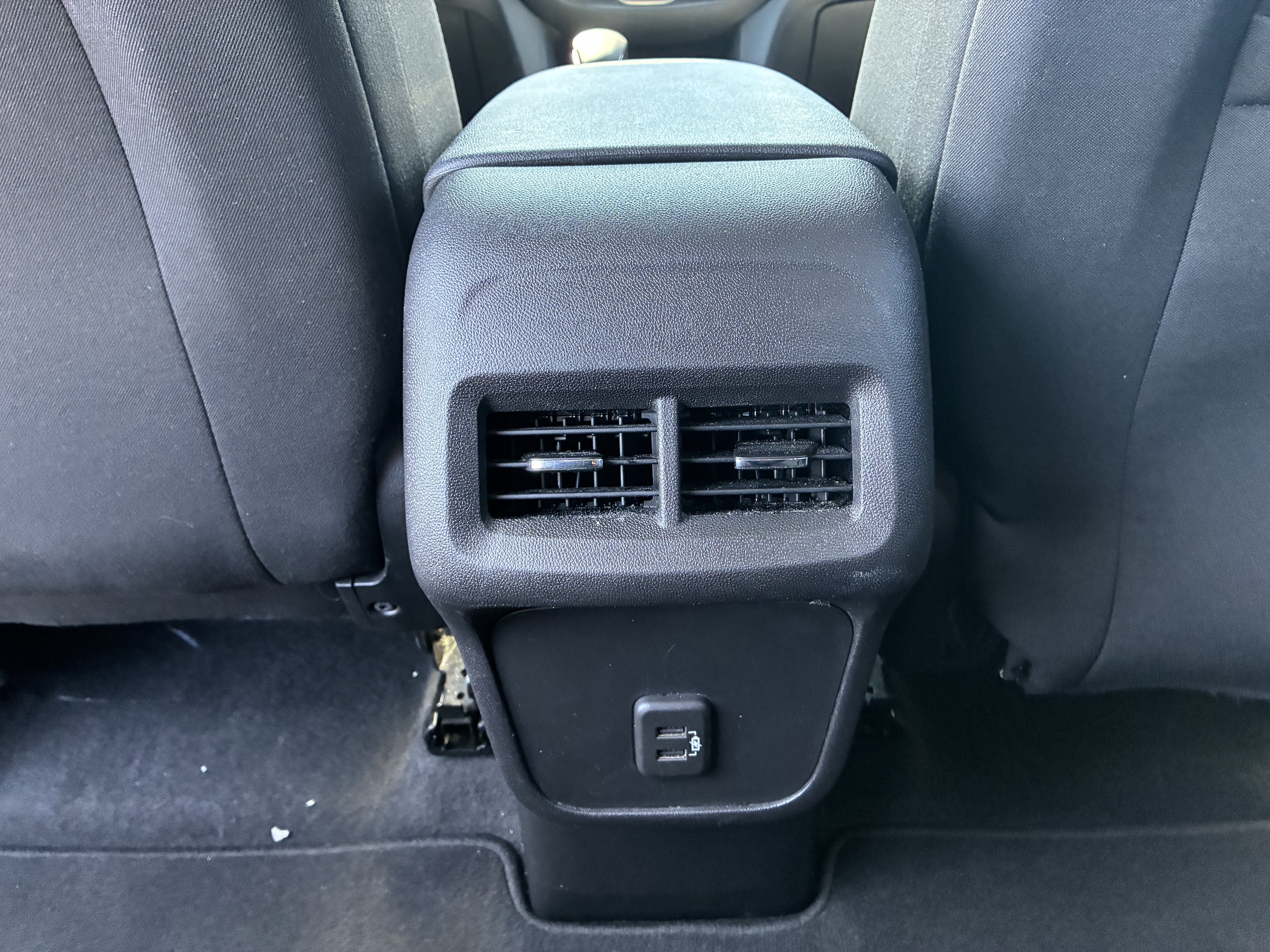 Used 2024 Chevrolet Equinox LT FWD image 18