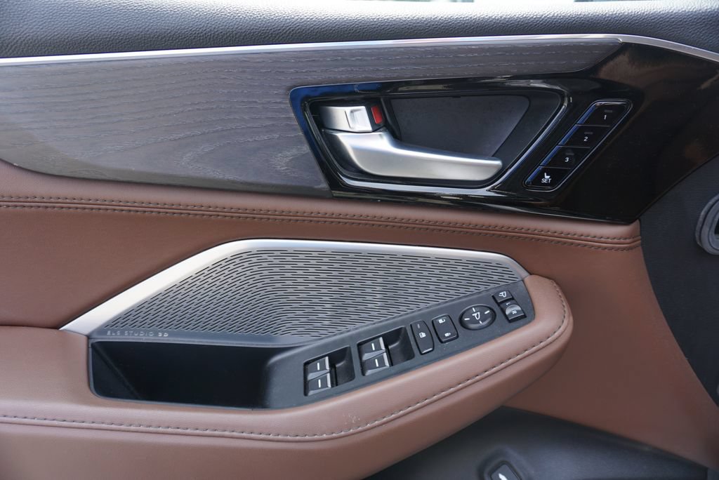 Used 2022 Acura MDX SH-AWD w/ Advance Package image 10