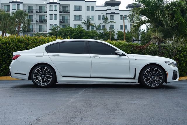 Used 2022 BMW 740i w/ M Sport Package RWD image 16