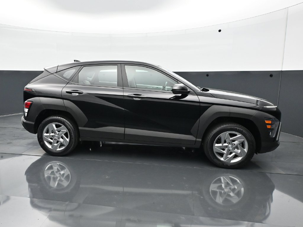 Used 2024 Hyundai Kona SE AWD/4WD image 8