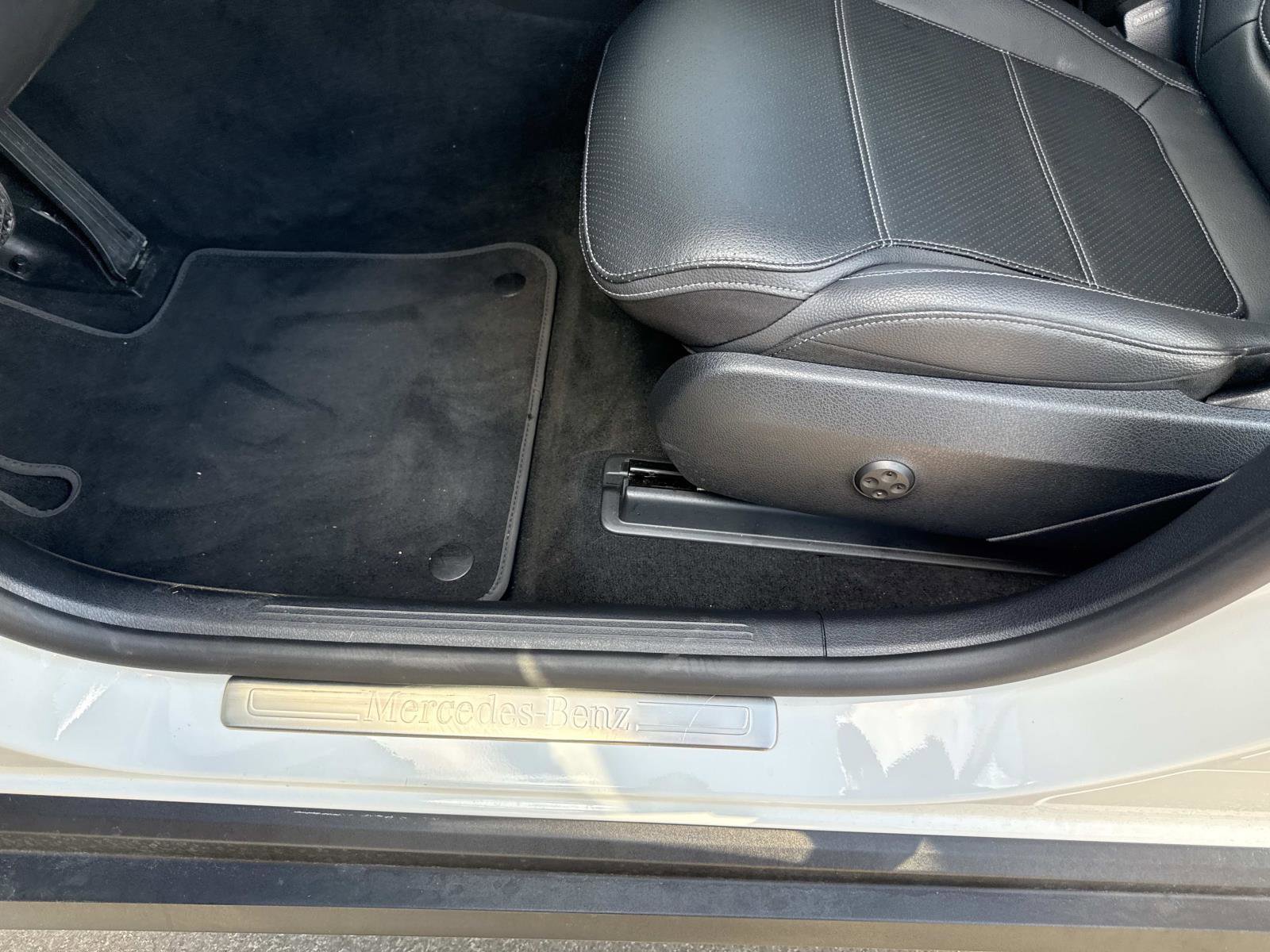 Used 2025 Mercedes-Benz GLC 300 image 21