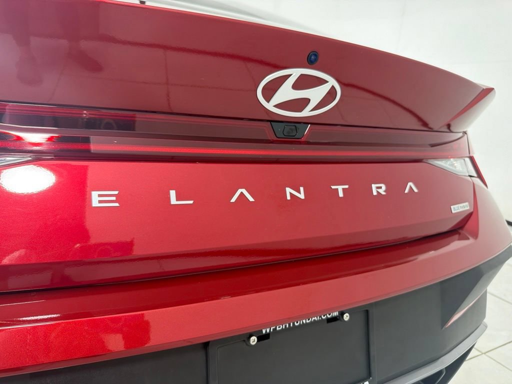 New 2025 Hyundai Elantra Hybrid FWD image 11
